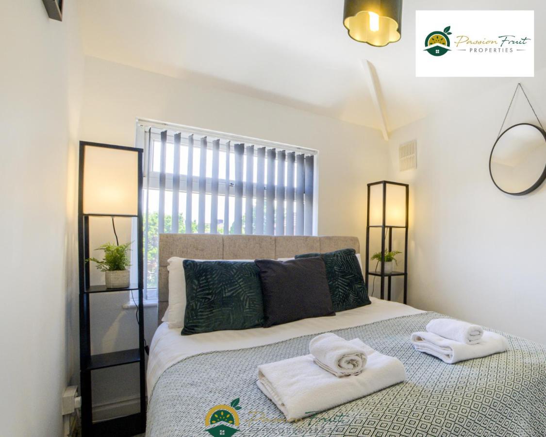 3 Bedroom Coventry House By Passionfruitproperties With Free Wi-Fi, Large Garden And Driveway - 52Nrc Bagian luar foto
