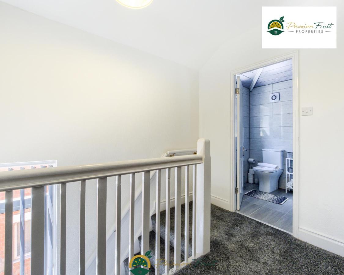 3 Bedroom Coventry House By Passionfruitproperties With Free Wi-Fi, Large Garden And Driveway - 52Nrc Bagian luar foto