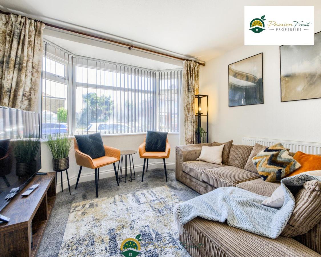 3 Bedroom Coventry House By Passionfruitproperties With Free Wi-Fi, Large Garden And Driveway - 52Nrc Bagian luar foto