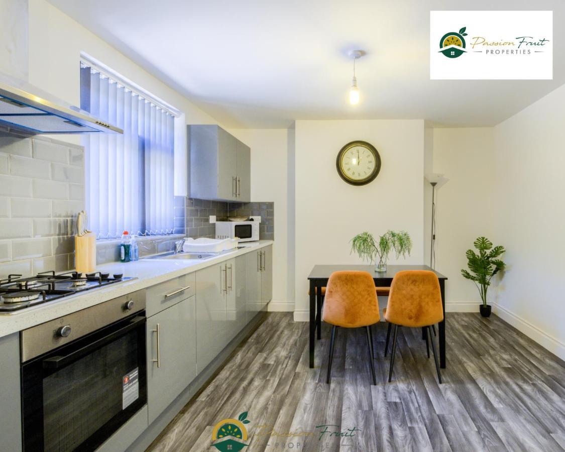 3 Bedroom Coventry House By Passionfruitproperties With Free Wi-Fi, Large Garden And Driveway - 52Nrc Bagian luar foto