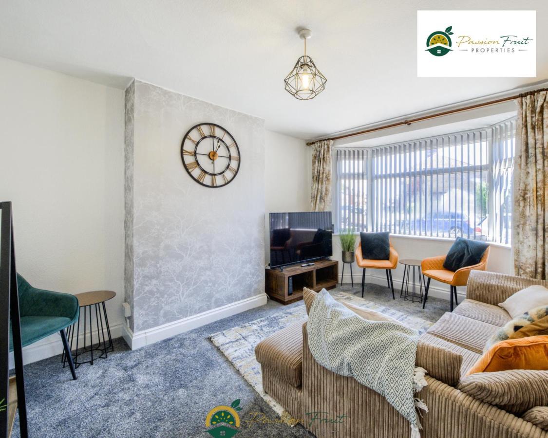 3 Bedroom Coventry House By Passionfruitproperties With Free Wi-Fi, Large Garden And Driveway - 52Nrc Bagian luar foto