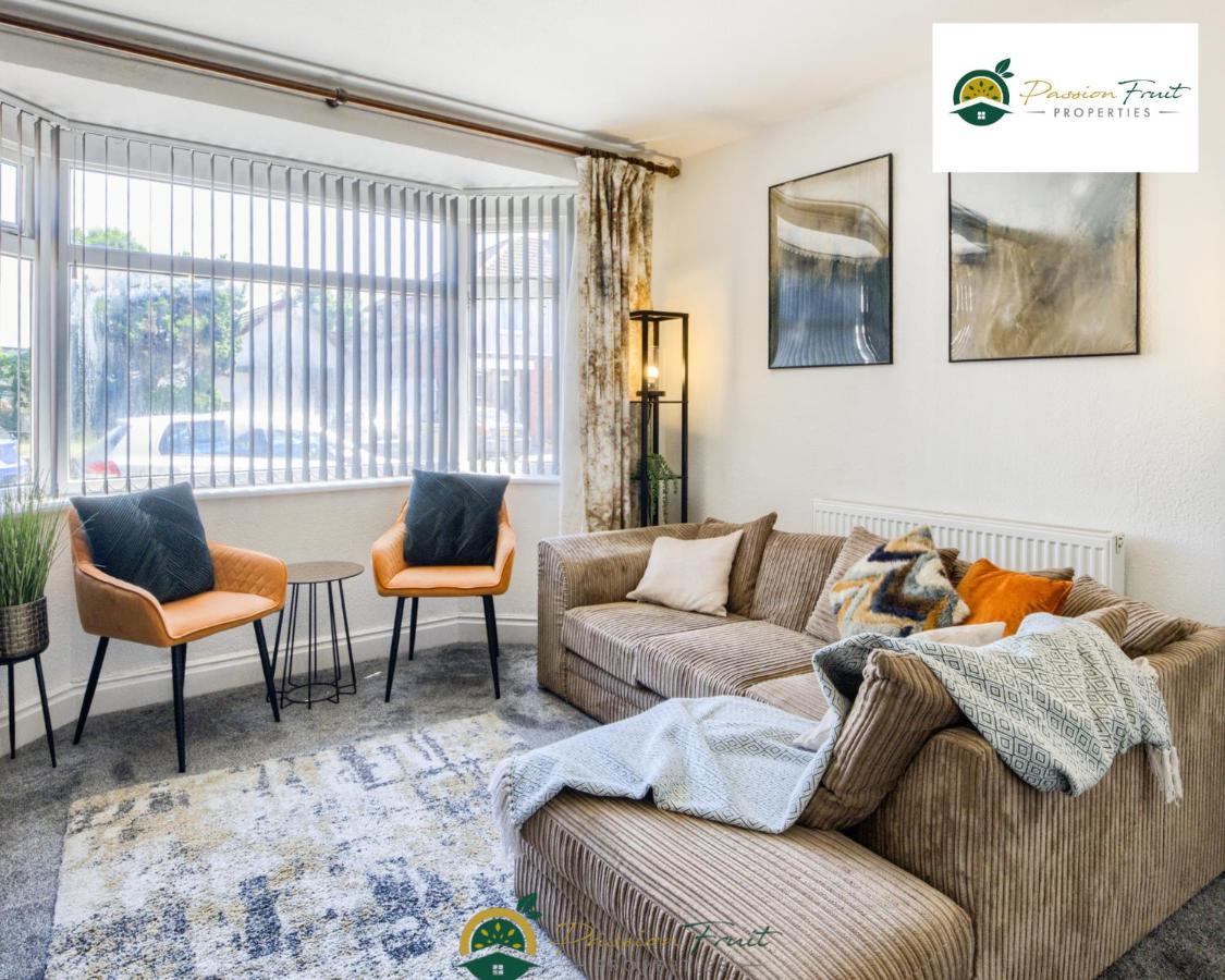3 Bedroom Coventry House By Passionfruitproperties With Free Wi-Fi, Large Garden And Driveway - 52Nrc Bagian luar foto