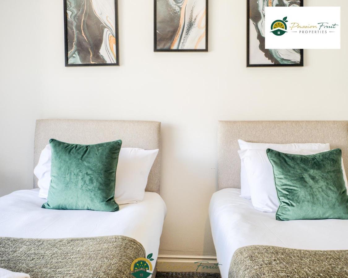 3 Bedroom Coventry House By Passionfruitproperties With Free Wi-Fi, Large Garden And Driveway - 52Nrc Bagian luar foto