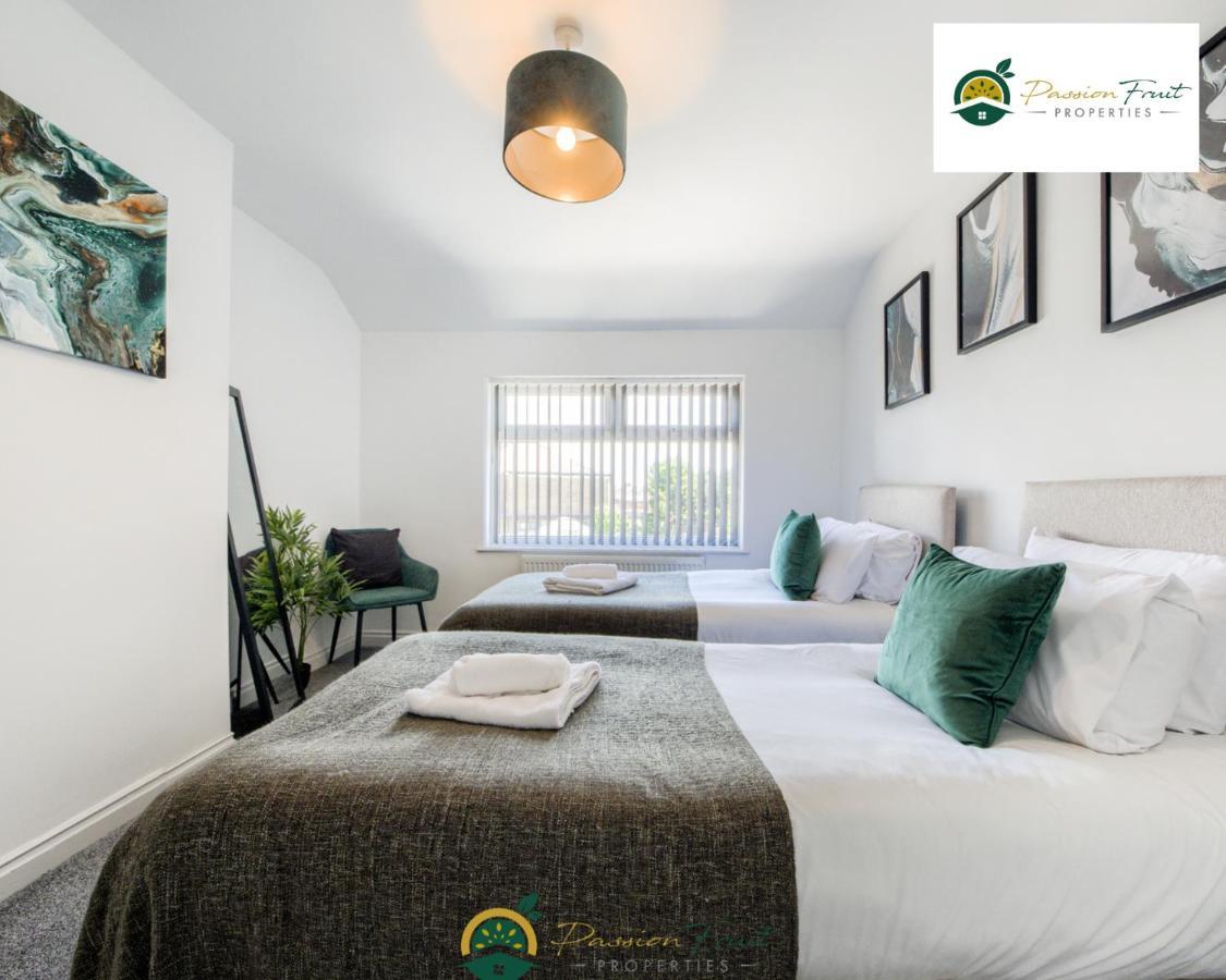 3 Bedroom Coventry House By Passionfruitproperties With Free Wi-Fi, Large Garden And Driveway - 52Nrc Bagian luar foto